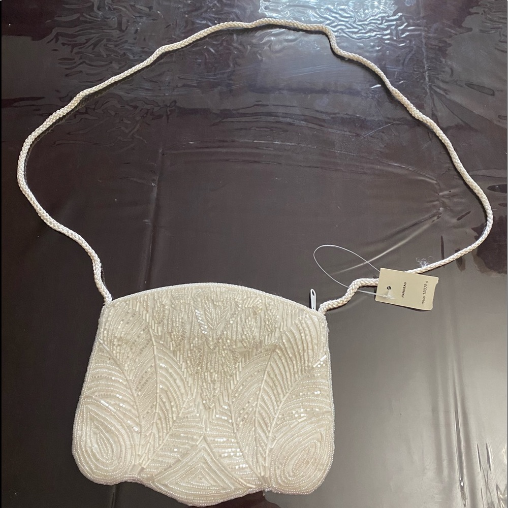 NewVintage white cross bady